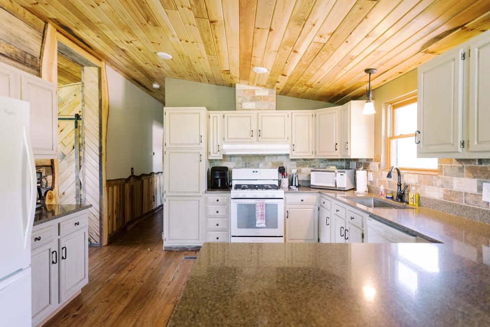 Fully equipped kitchen.