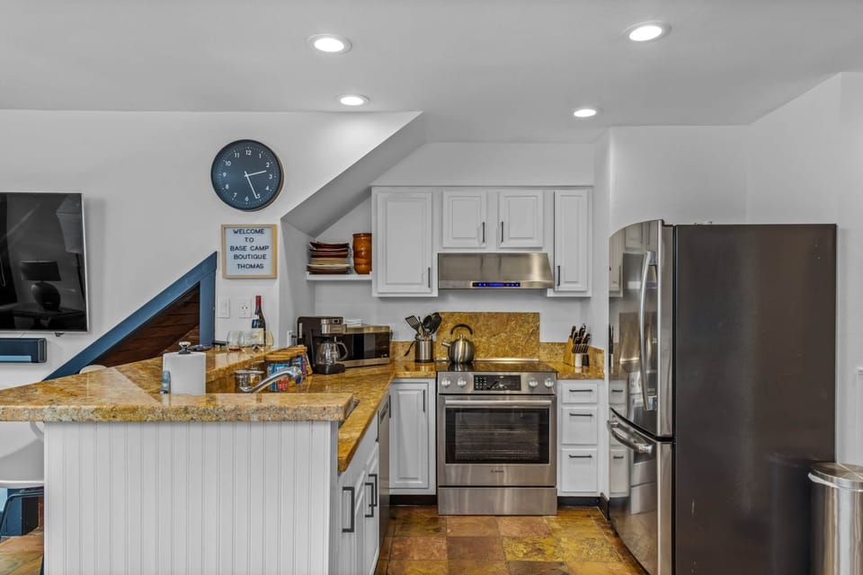 Full Kitchen