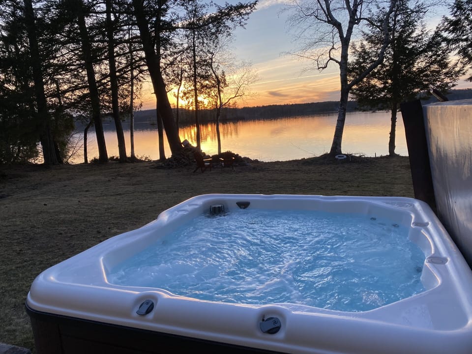 6 person hot tub