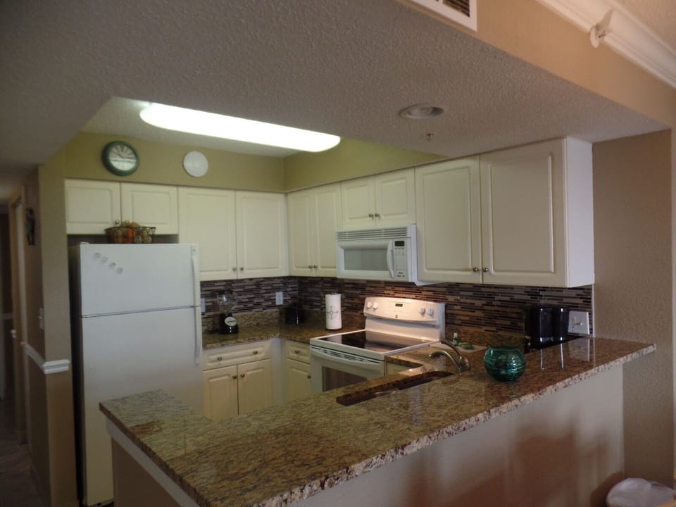 Plenty of bar space for snacks!