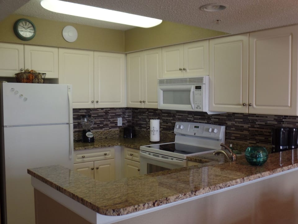 Kitchen renovation - all new appliances, countertops and backsplash