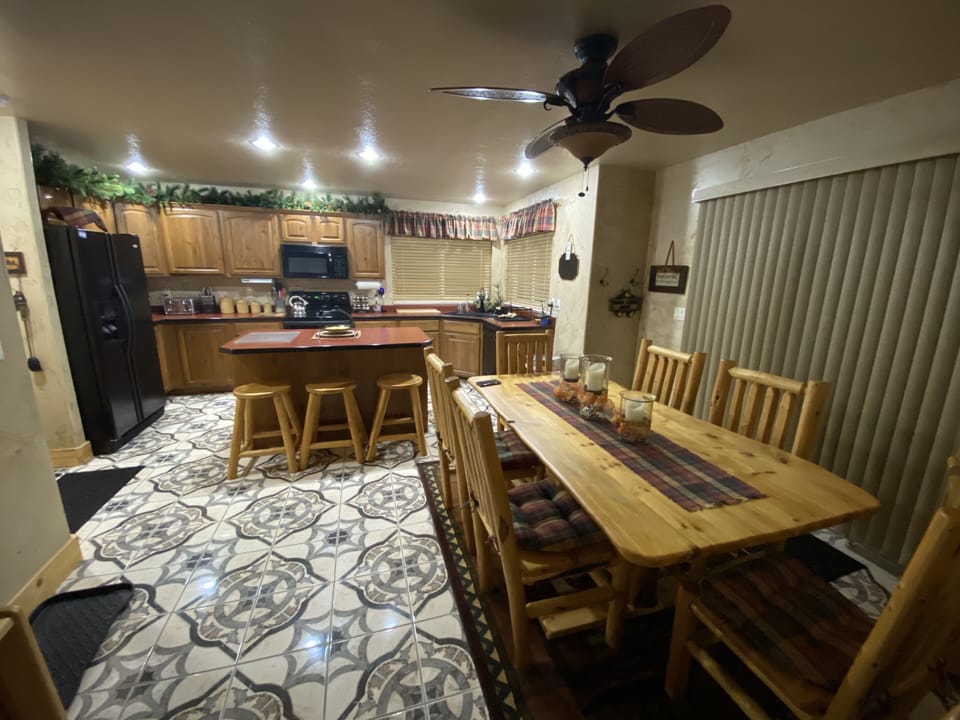 Dinning/ Kitchen