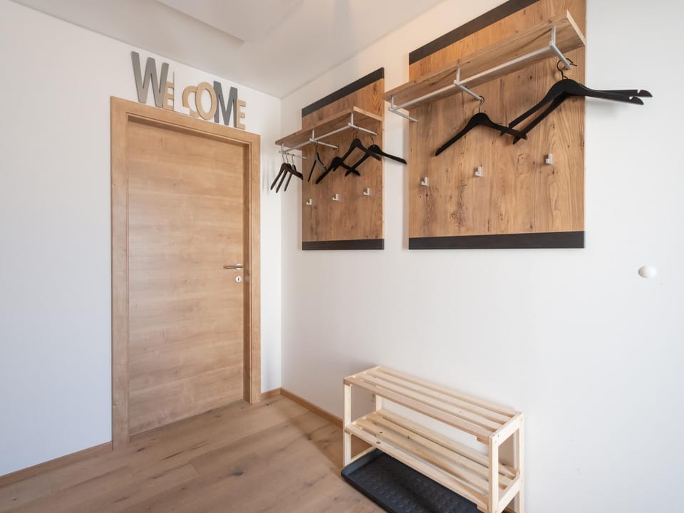 Entrance / Reception