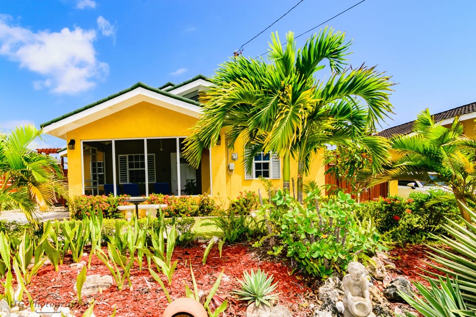 Welcome to our 3bedroom 2 bathroom house in Drax Hall Country Club
