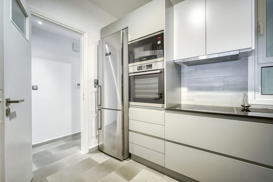 Large capacity fridge-freezer, all necessary equipment and utensils