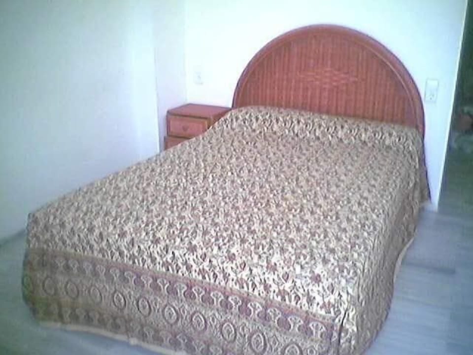 Sleeping area. Bedroom 1 to the sea