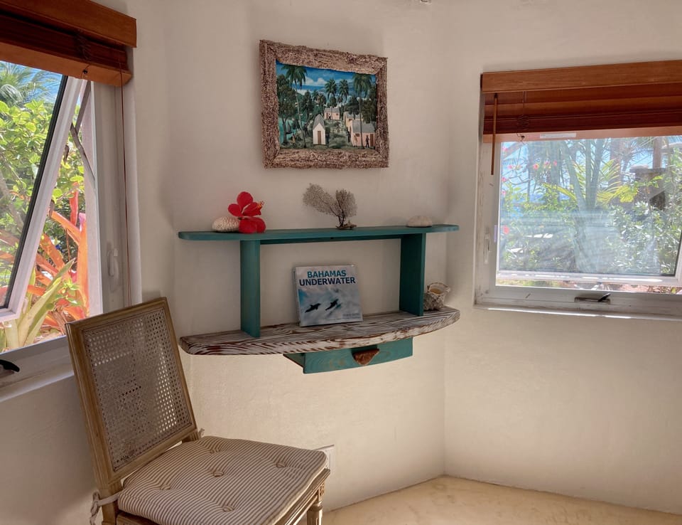 Writing space in the bedroom. 