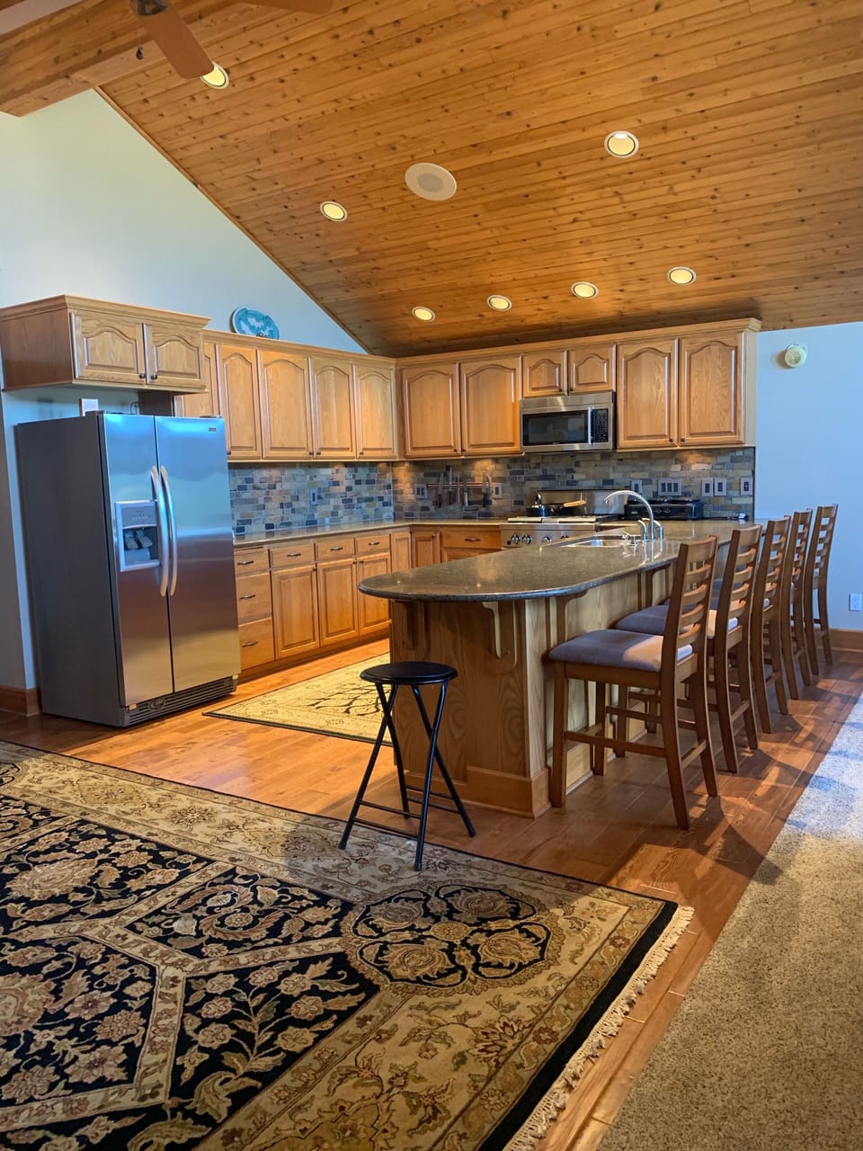 Kitchen with 4 burner propane cooktop