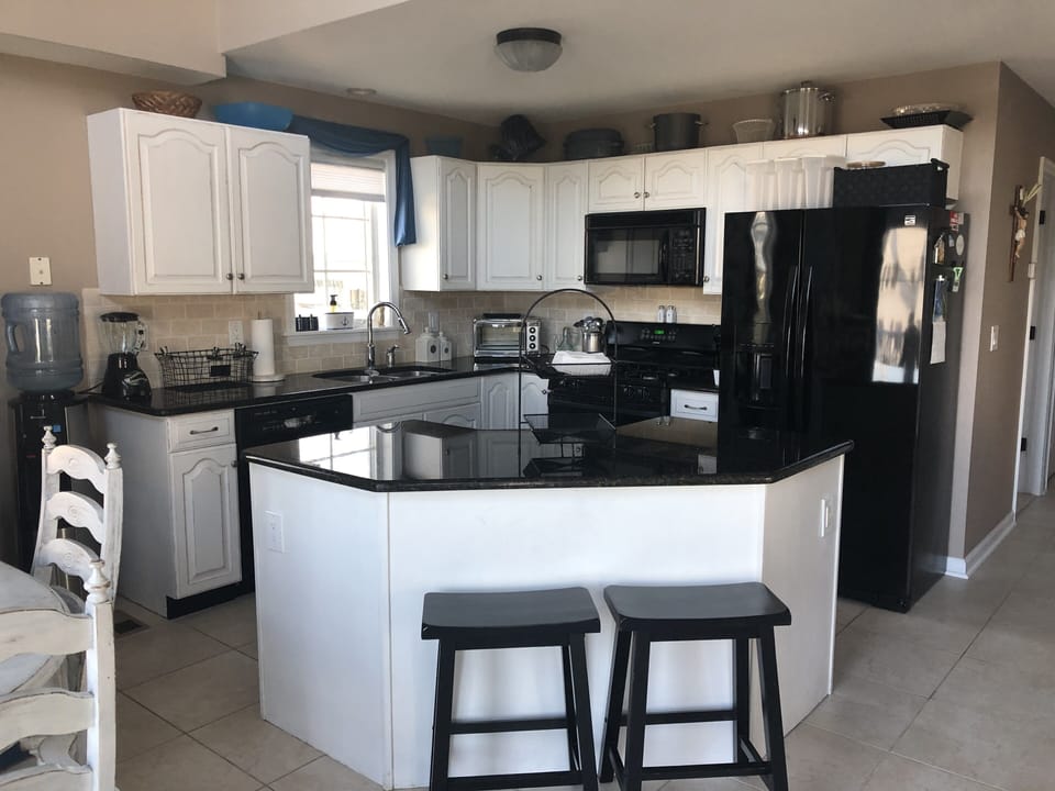 Kitchen/Island