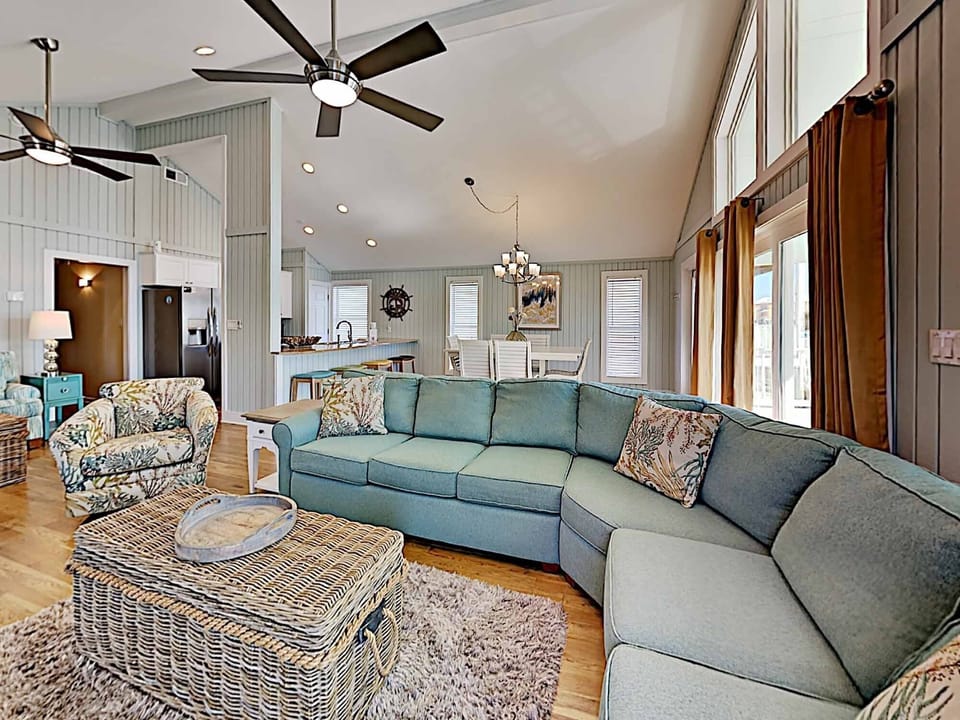 Living Room - Large Sectional