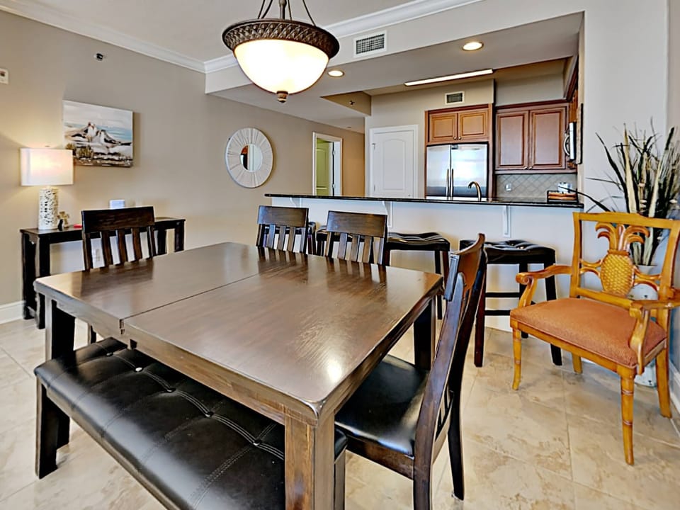Dining Area with Seating for Six.