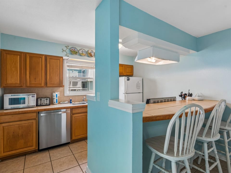 Kitchen - Breakfast Bar - Second Floor
