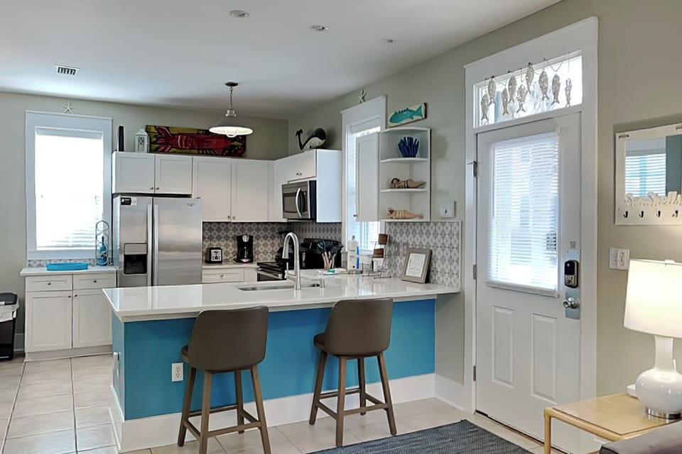 Kitchen - Breakfast Bar - First Floor