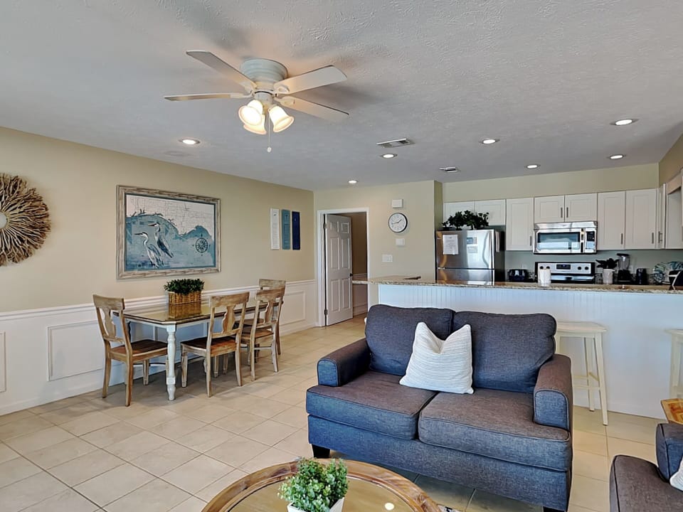 Living Area - Open Floor Plan
