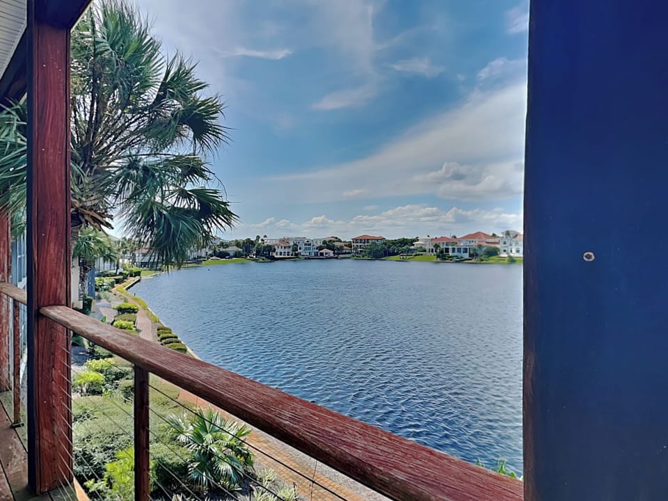 Back Balcony - Lake View