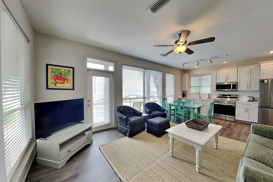 Living Area - Gulf Views + Gulf View Balcony Access