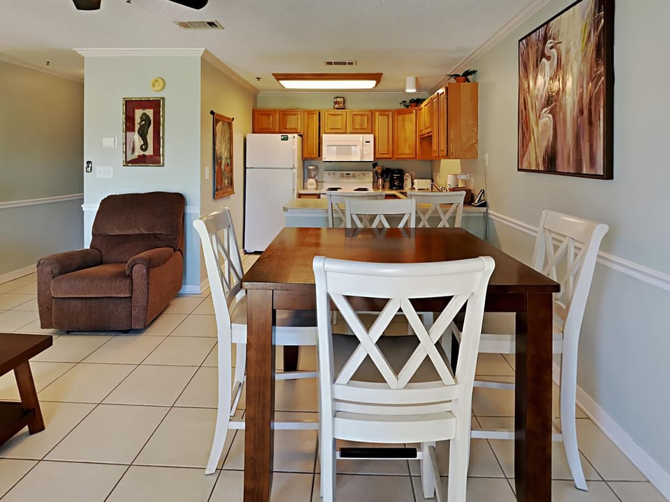Dining Area - Table Seats 4