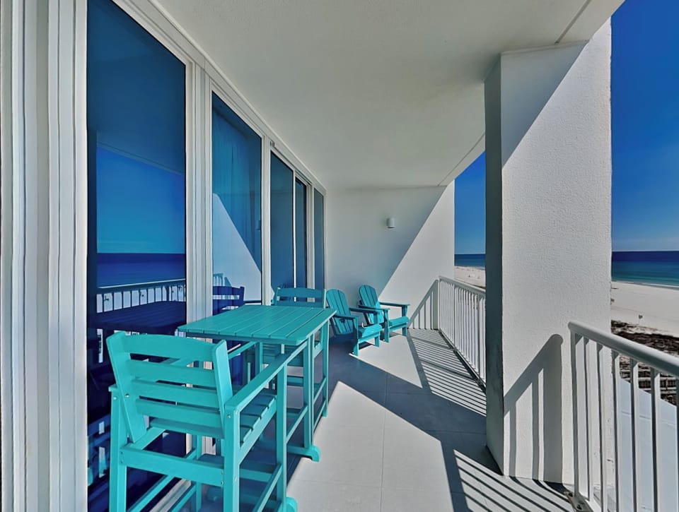 Private Gulf-Front Balcony with Outdoor Seating