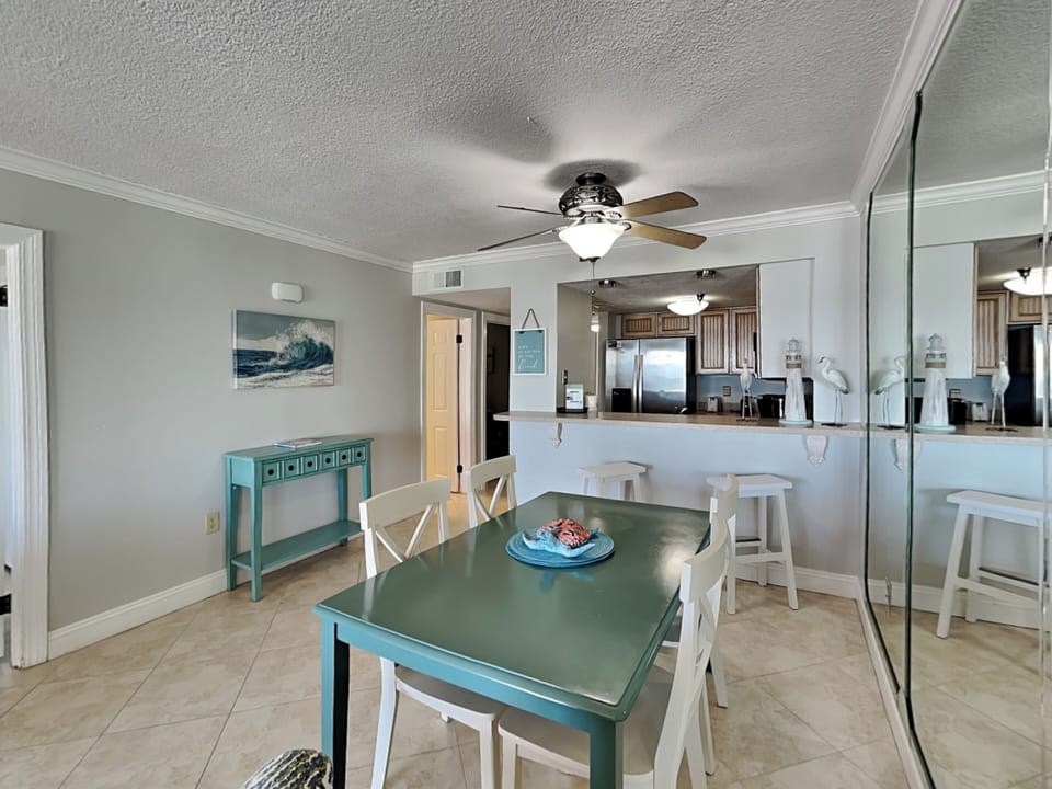Dining Area - Table for Four