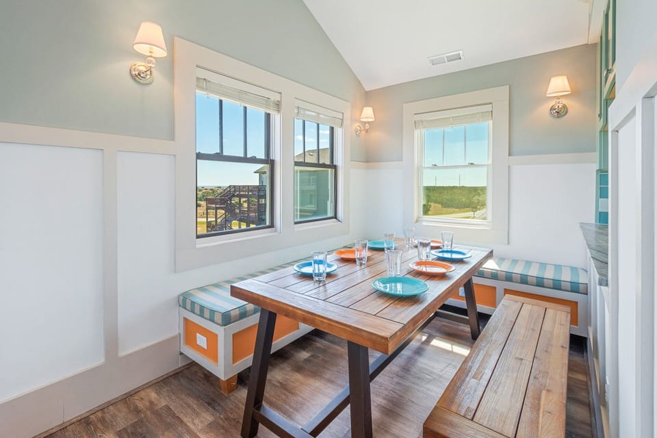 Surf or Sound Realty - 948 - Shooting Shark - Dining Area -4