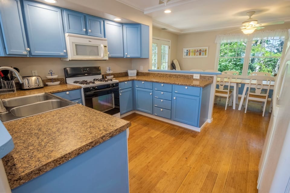 Main Level/Second Level | Kitchen