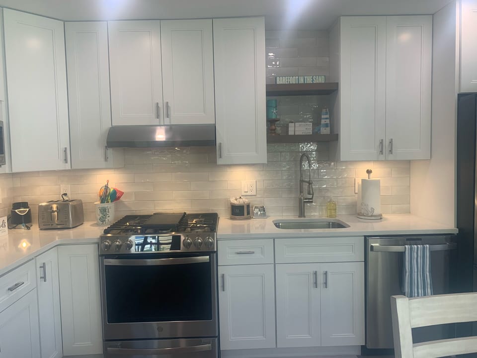 Kitchen - undercounted lights 