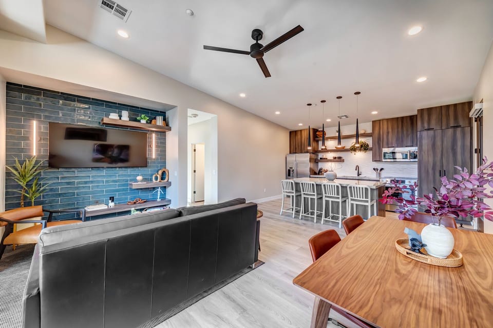 Living room, Dining Area and Kitchen