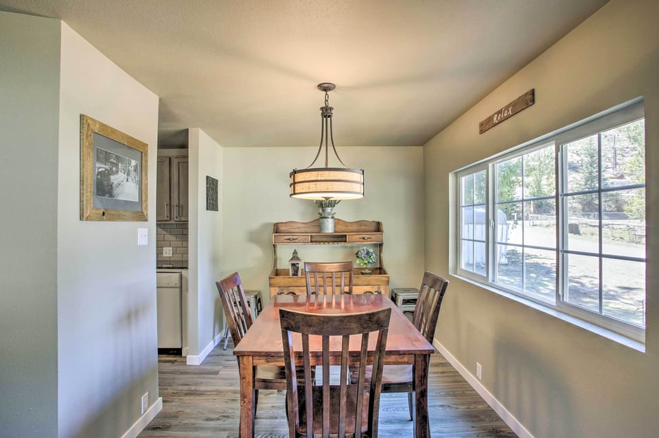 Living Room | Dining Area | Dishware & Flatware Provided