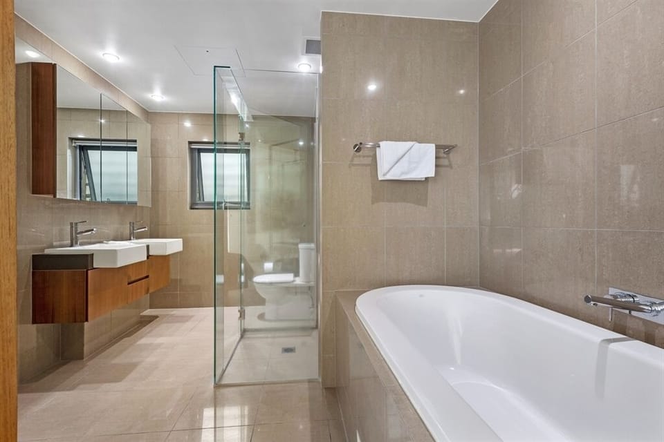 Master Ensuite