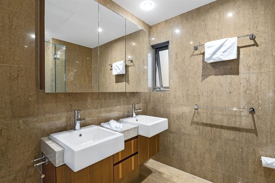 Master Ensuite