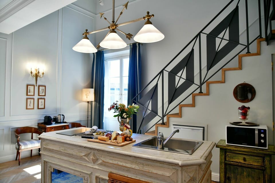 Plant, Property, Cabinetry, Furniture, White, Countertop, Table, Azure, Kitchen, Houseplant