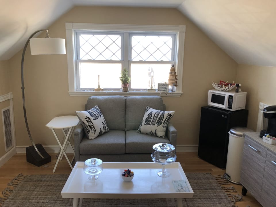 Your private sitting/breakfast room