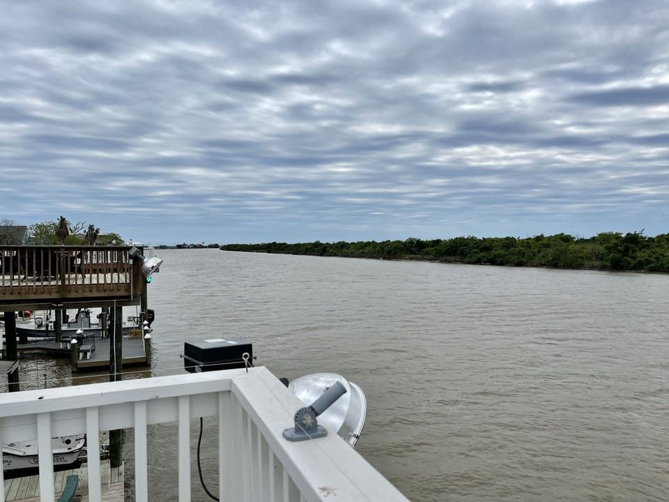 “Reeling Em Inn” waterfront home on the Colorado River. Boat slip included. House in Texas