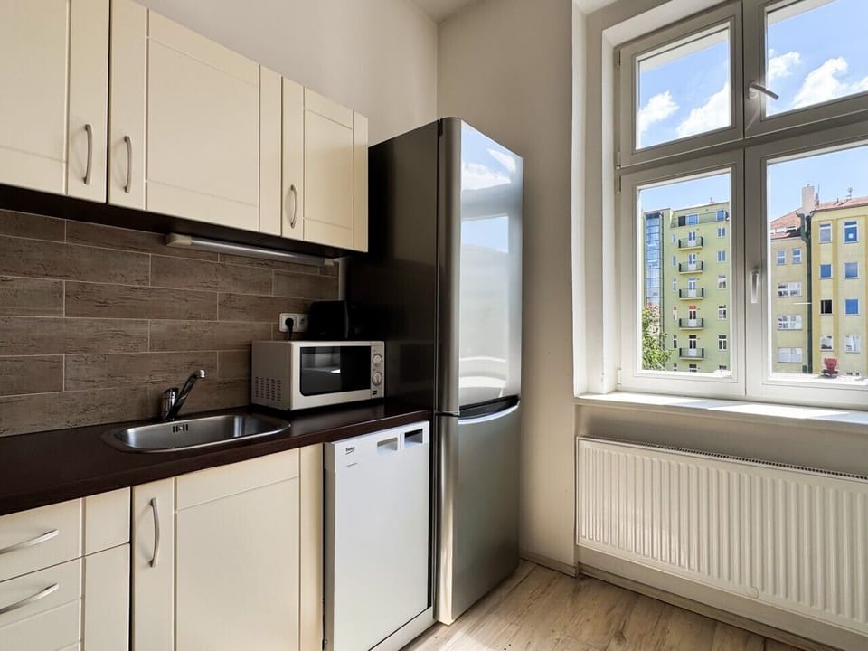 Kitchen with dishwasher