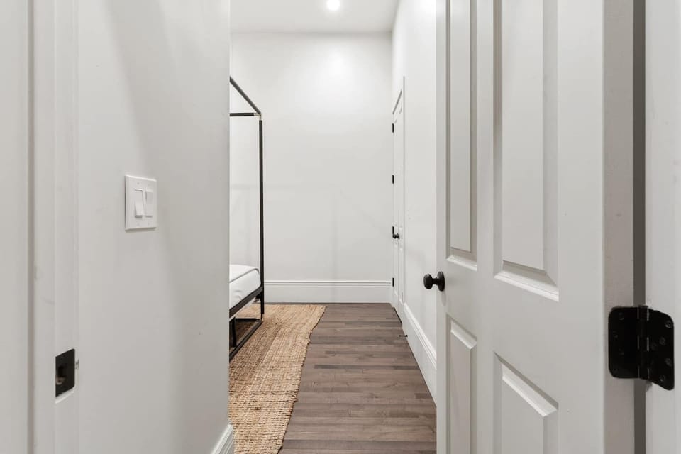 entrance into first queen bedroom 