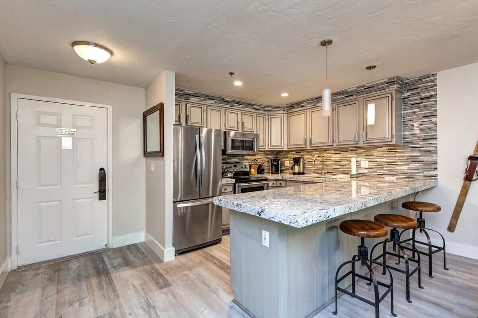 Fully equipped and updated kitchen for cooking meals at home