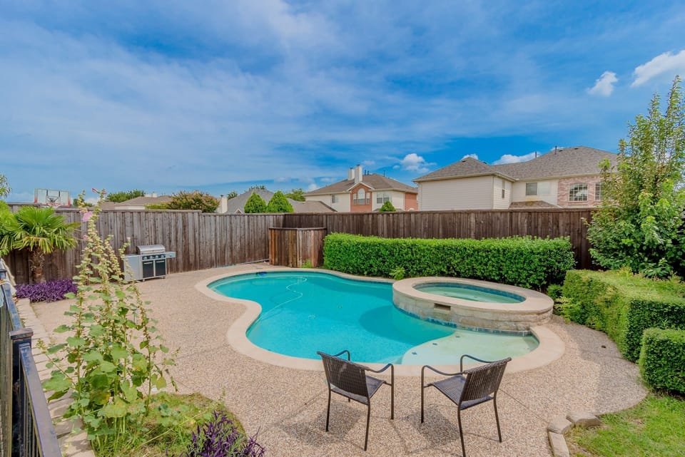 Pool, Water, Chair, Furniture, Yard