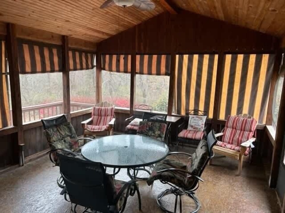 Screened in Porch
