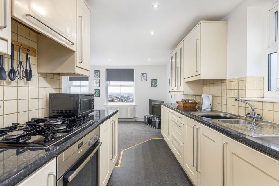 Kitchen leading to Lounge