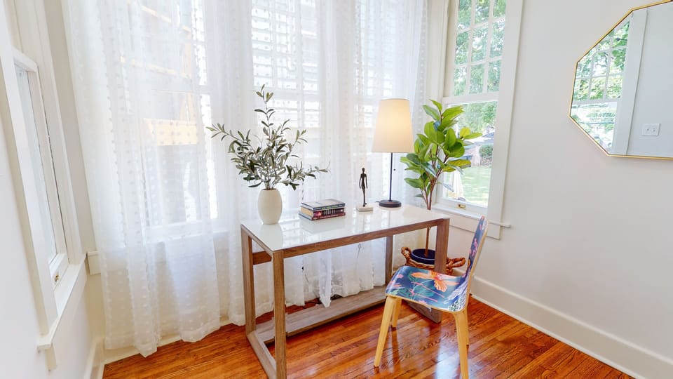 Laptop-friendly workstation with printer. (Printer not in photo).