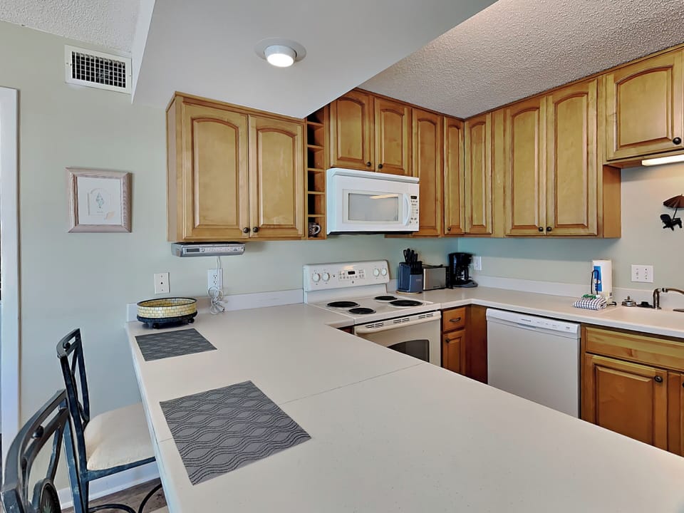 Fully Equipped Kitchen with Bar Seating for Two