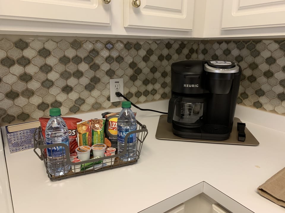 Keurig Duo coffee maker. K-cups and regular brewed coffee in a single unit