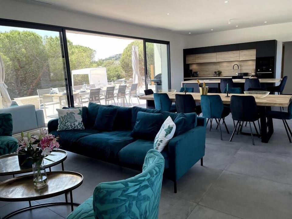 Bfe6e809 5e6a 42d3 879c f9a062f8e313