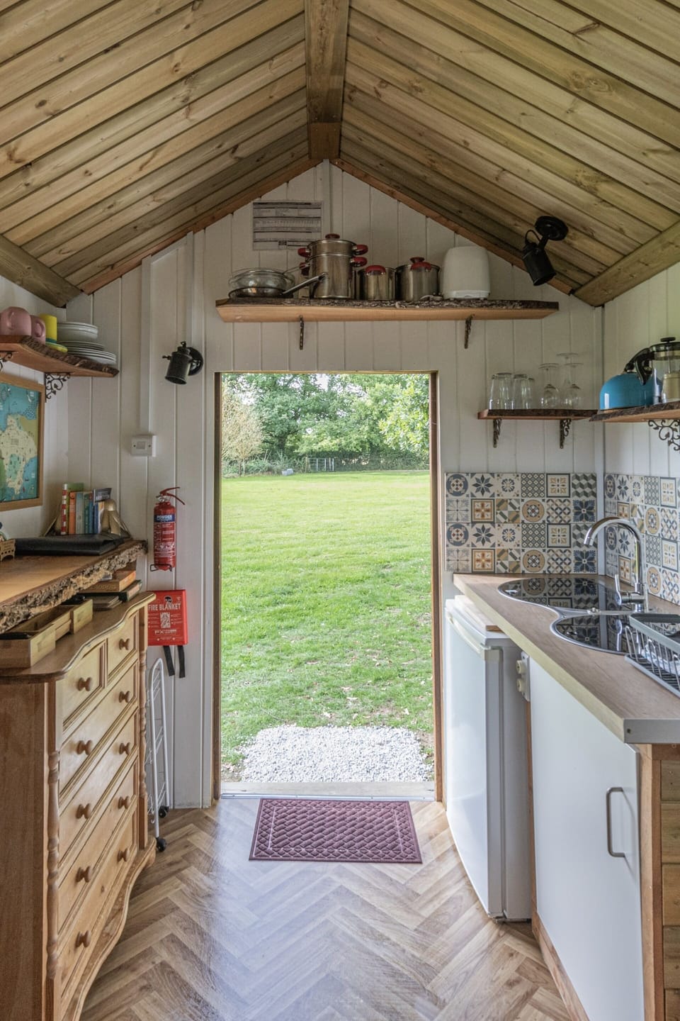 Kitchenette in Henhouse cabin