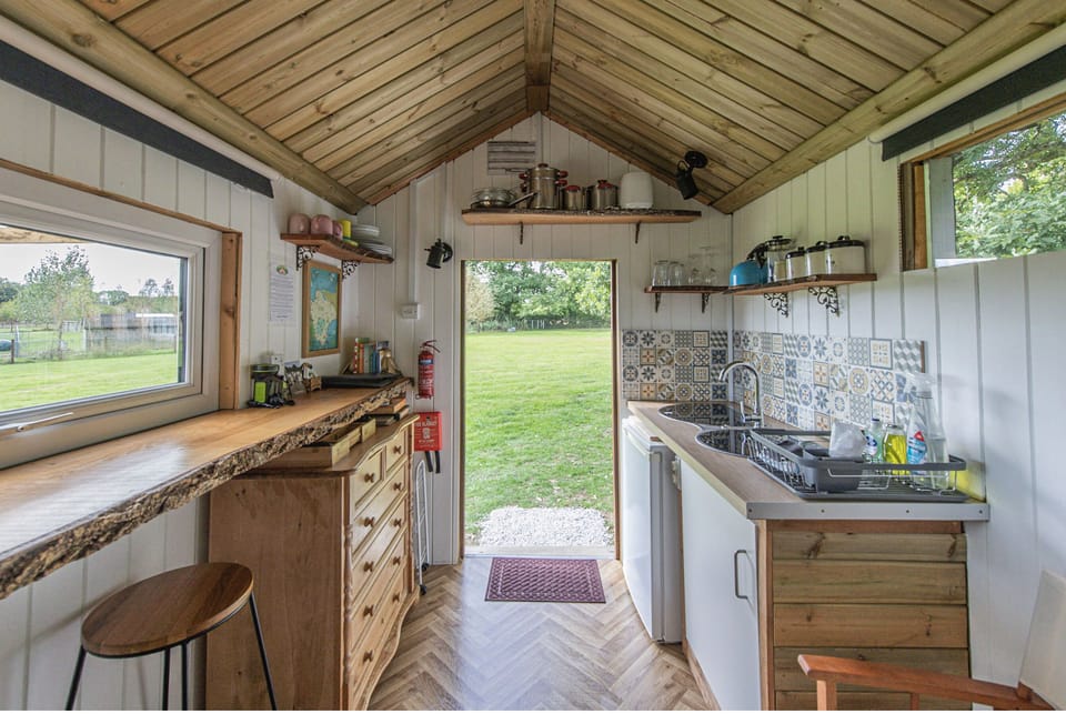 Your cosy secluded cabin in the sunshine