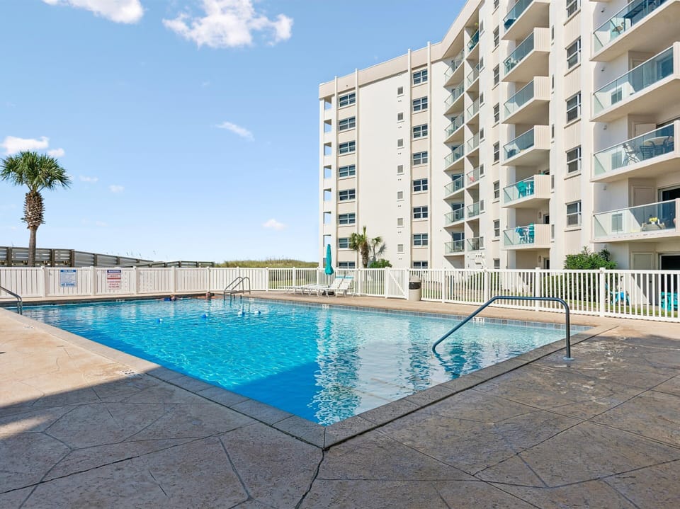 Community Beachfront Pool