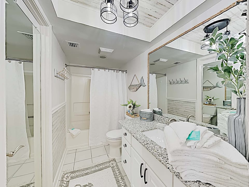 Primary Full Bathroom