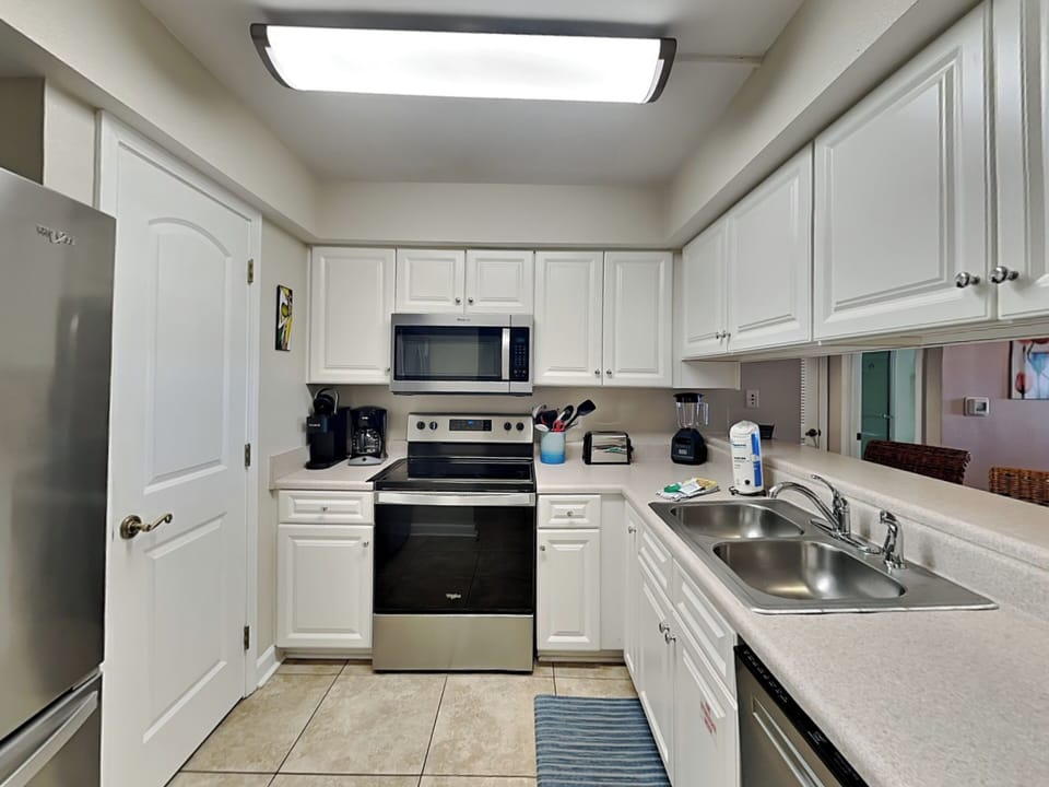 Kitchen - Fully Equipped + Stainless Steel Appliances