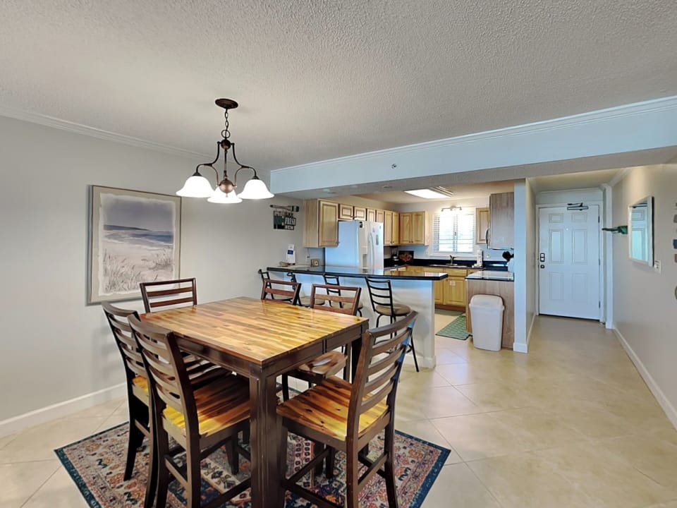 Dining Area - Table for Six