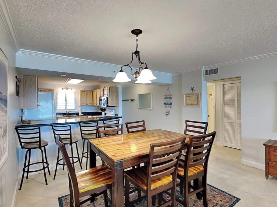Dining Area - Table for Six